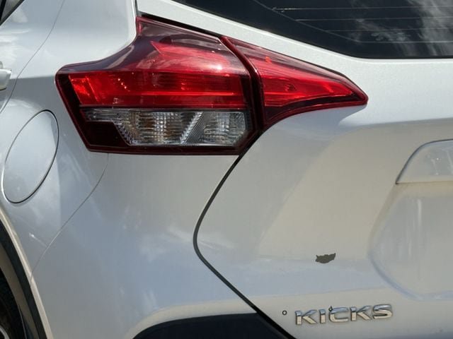 Used 2018 Nissan Kicks SV w/ Exterior Package FWD image 6