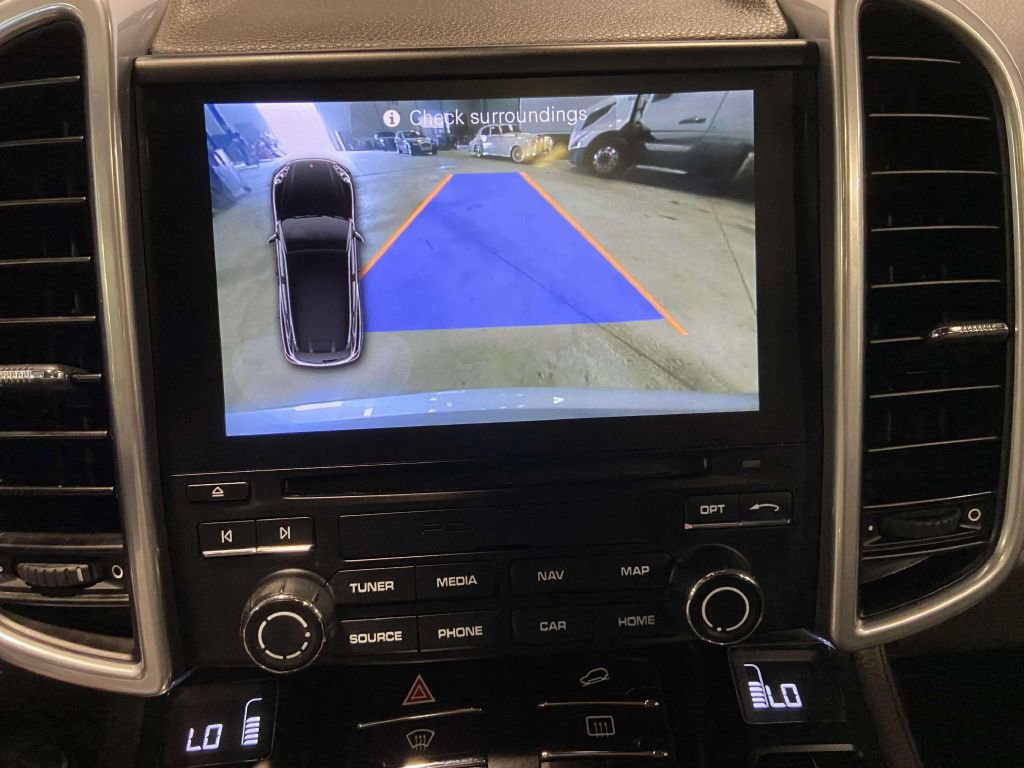 Used 2017 Porsche Cayenne S AWD/4WD image 37