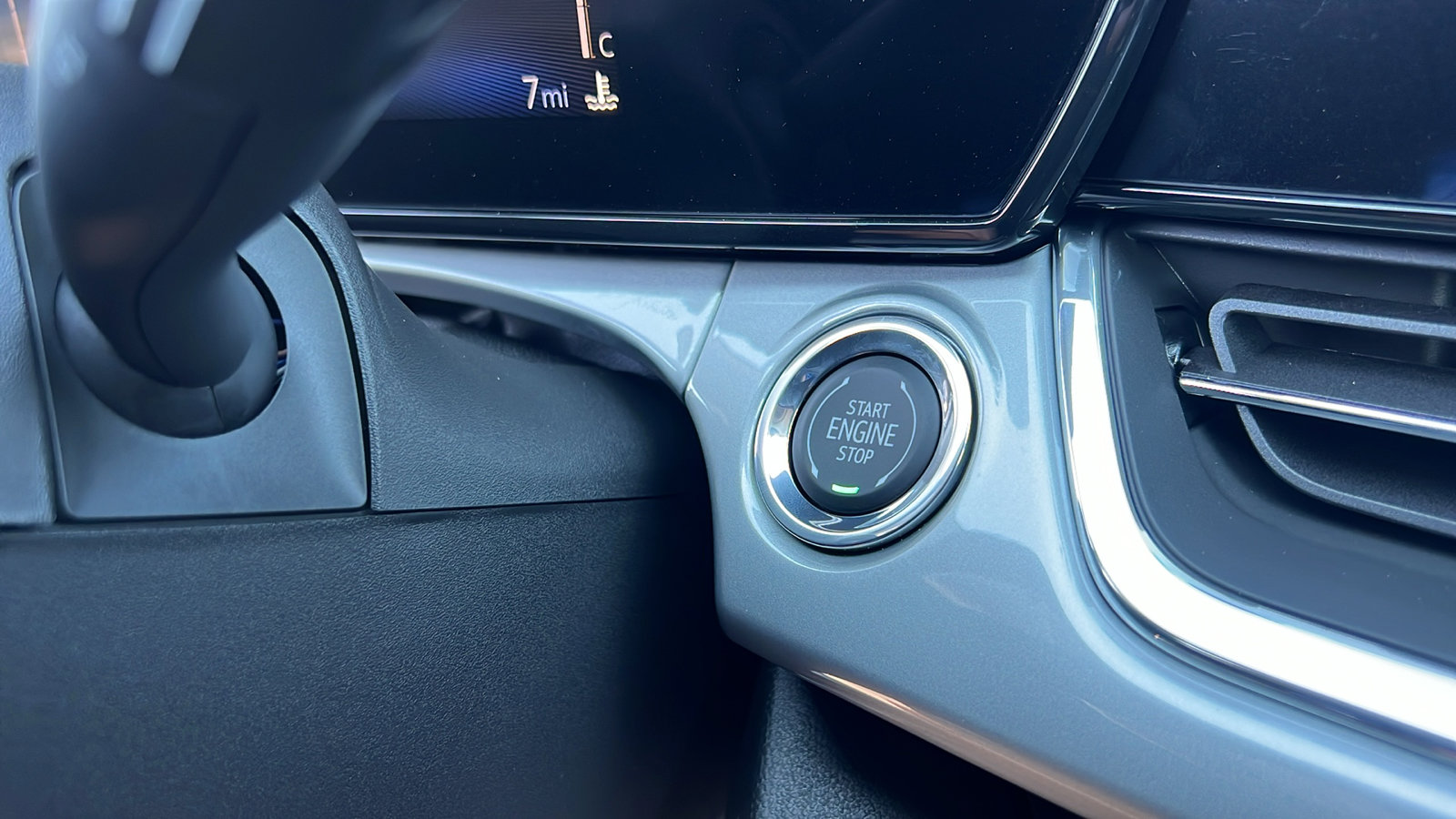 New 2026 Chevrolet Trax LT w/ Sunroof Package image 24