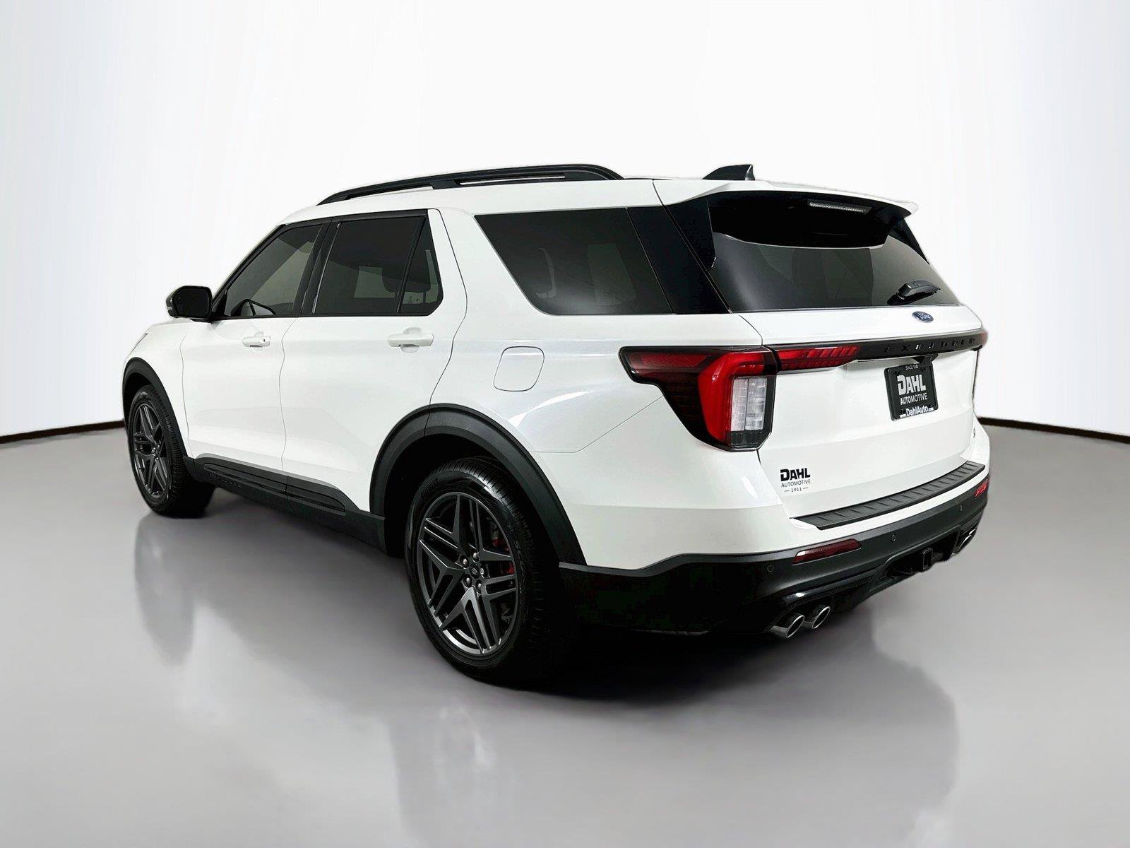 Used 2025 Ford Explorer ST AWD/4WD image 10