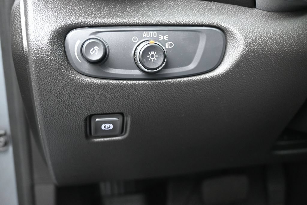 Used 2024 Chevrolet Blazer LT w/ Convenience Package FWD image 21