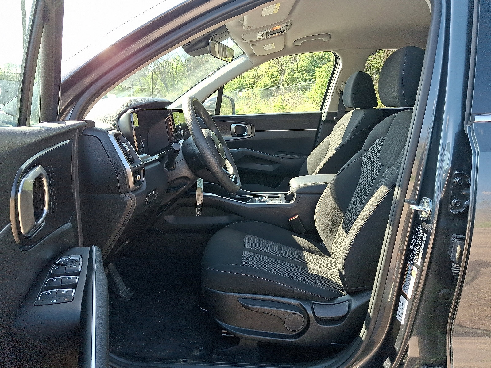 Used 2022 Kia Sorento LX image 13