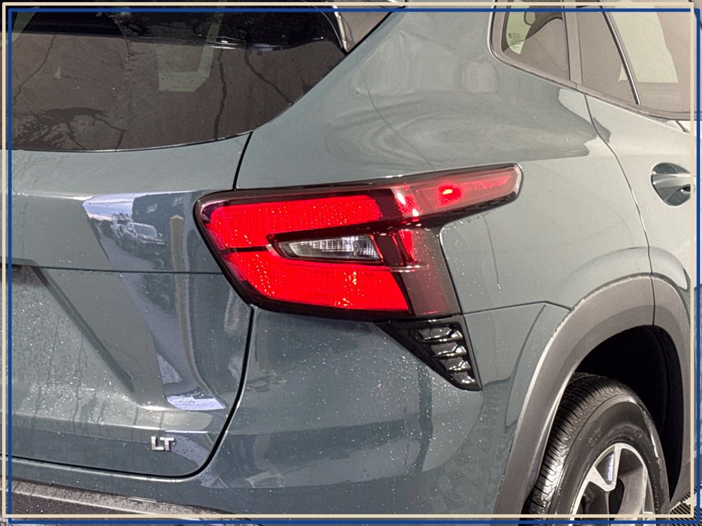New 2026 Chevrolet Trax LT w/ Driver Confidence Package FWD image 7