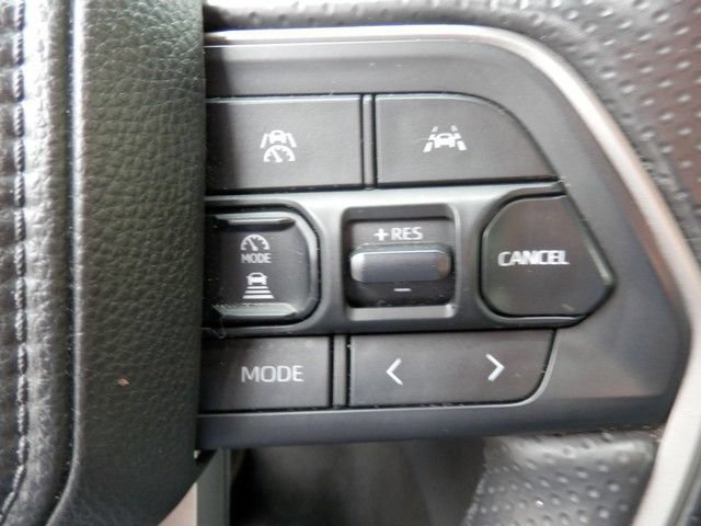 Used 2025 Toyota 4Runner SR5 AWD/4WD image 21
