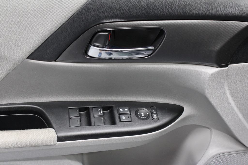Used 2013 Honda Accord LX image 23