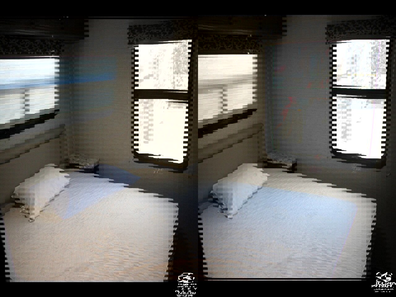 Used 2019 Ford E-450 and Econoline 450 Super Duty w/ Motorhome Prep Package image 27