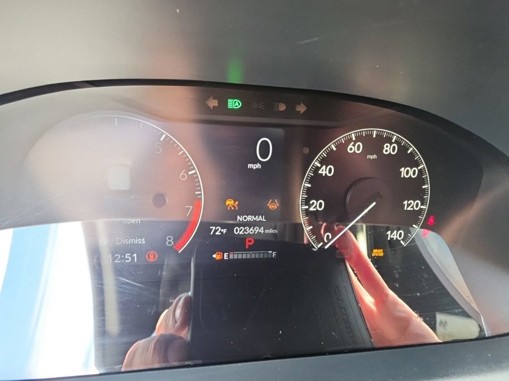Used 2025 Honda HR-V Sport image 16