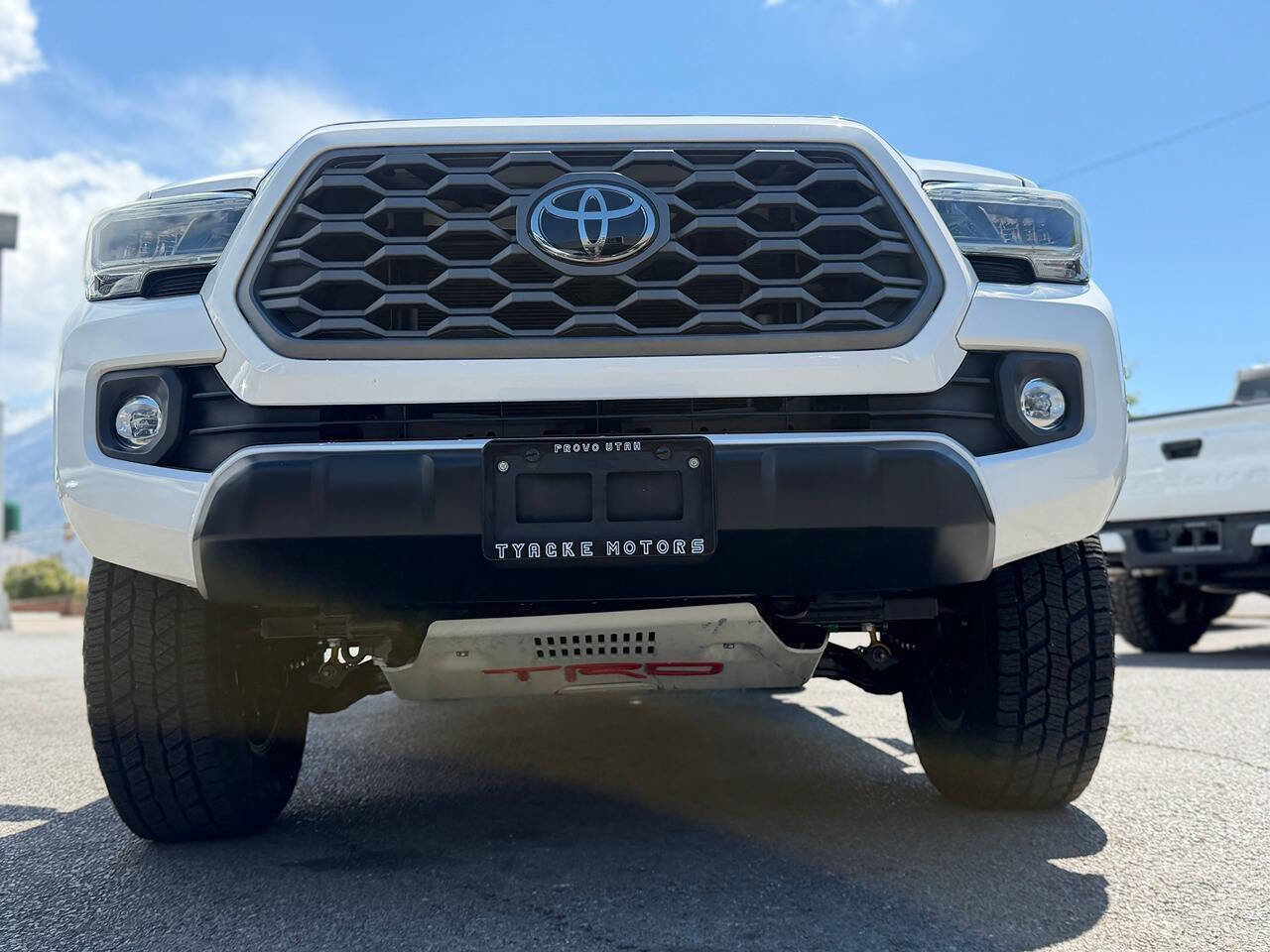 Used 2020 Toyota Tacoma TRD Off-Road w/ Technology Package AWD/4WD image 19