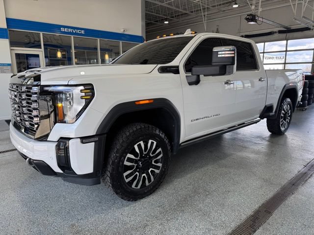 Used 2025 GMC Sierra 2500 Denali Ultimate AWD/4WD image 4