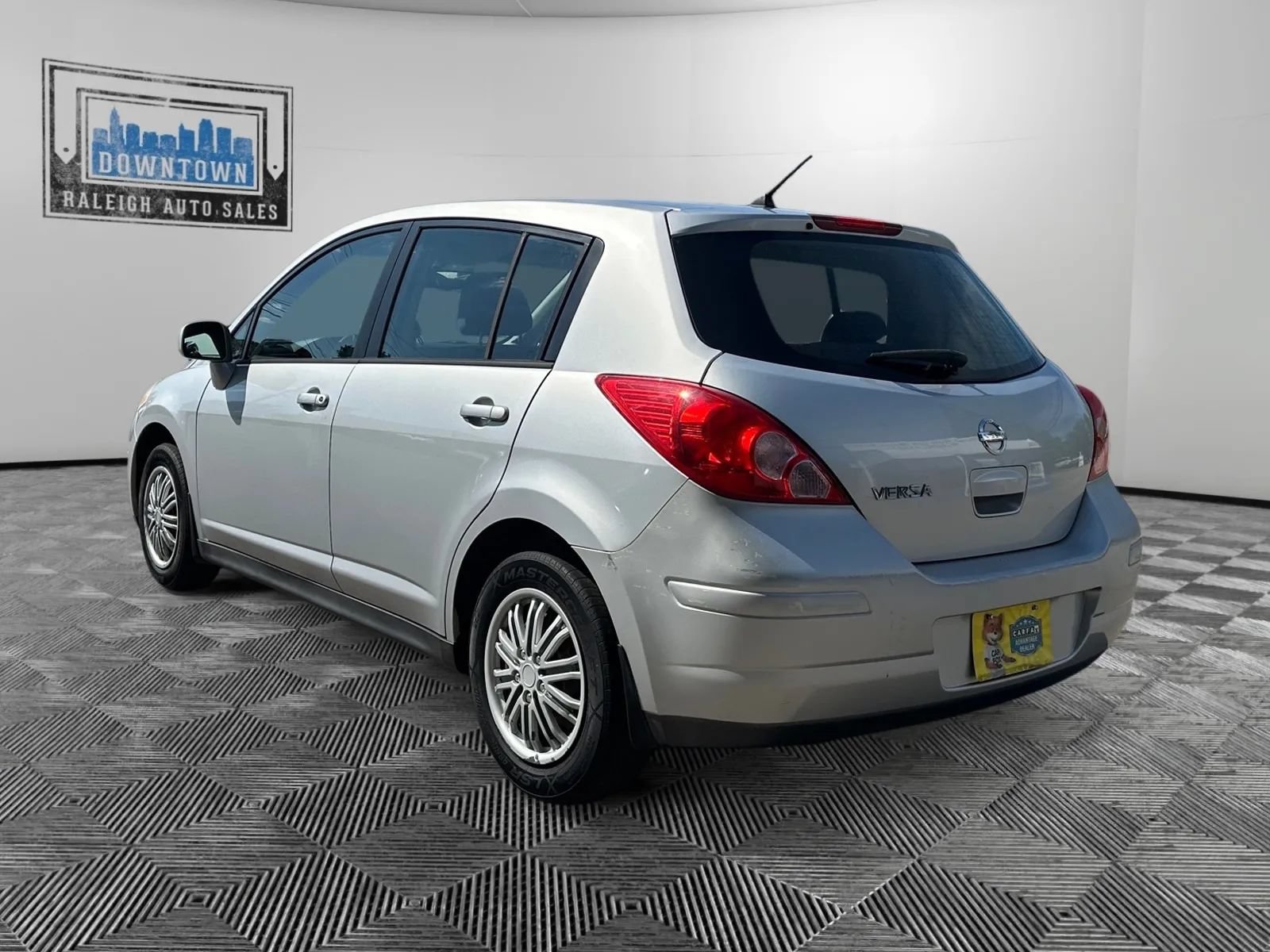 Used 2009 Nissan Versa 1.8 S w/ PWR Pkg FWD image 8