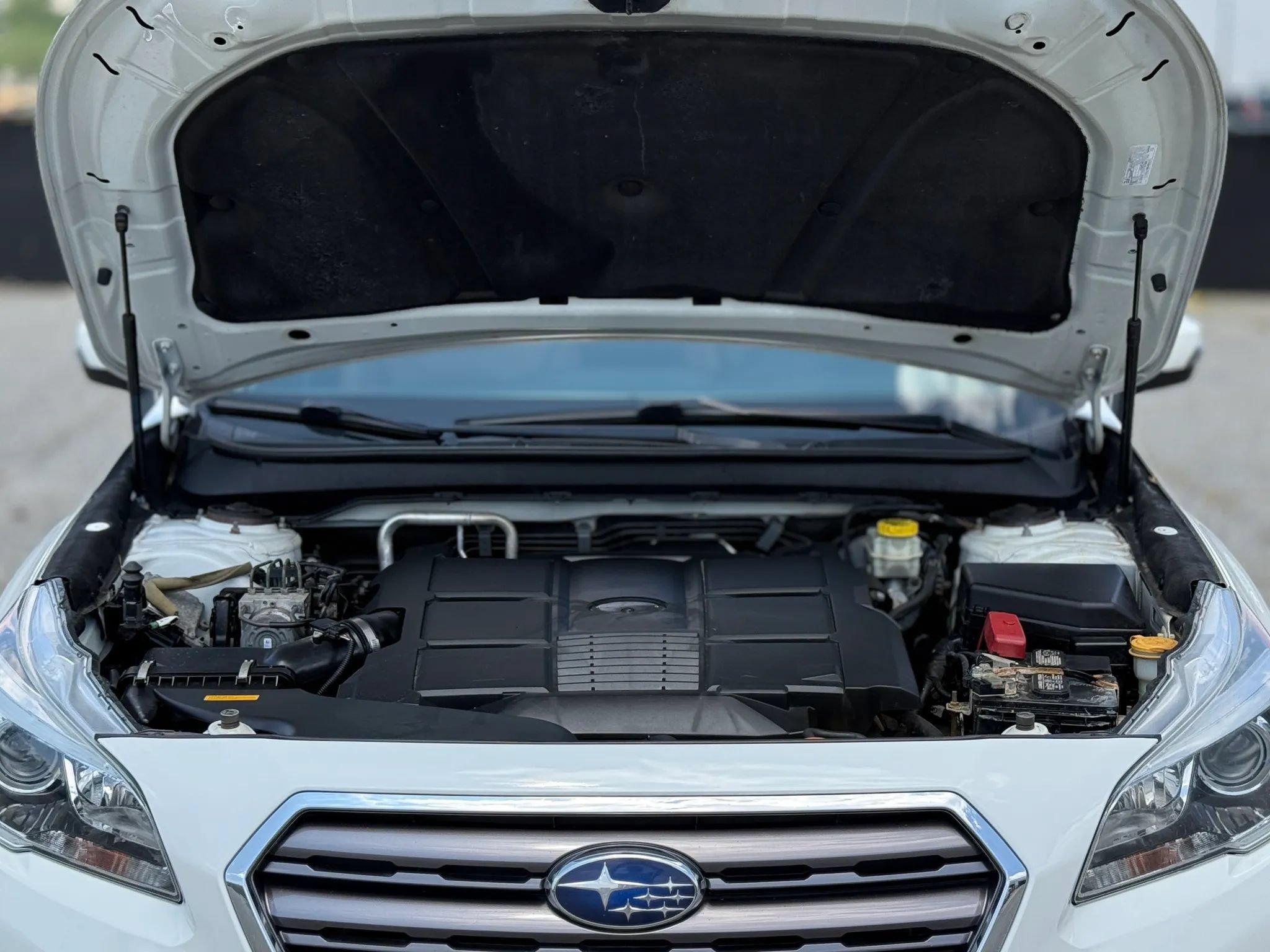 Used 2017 Subaru Outback 3.6R Touring AWD/4WD image 30