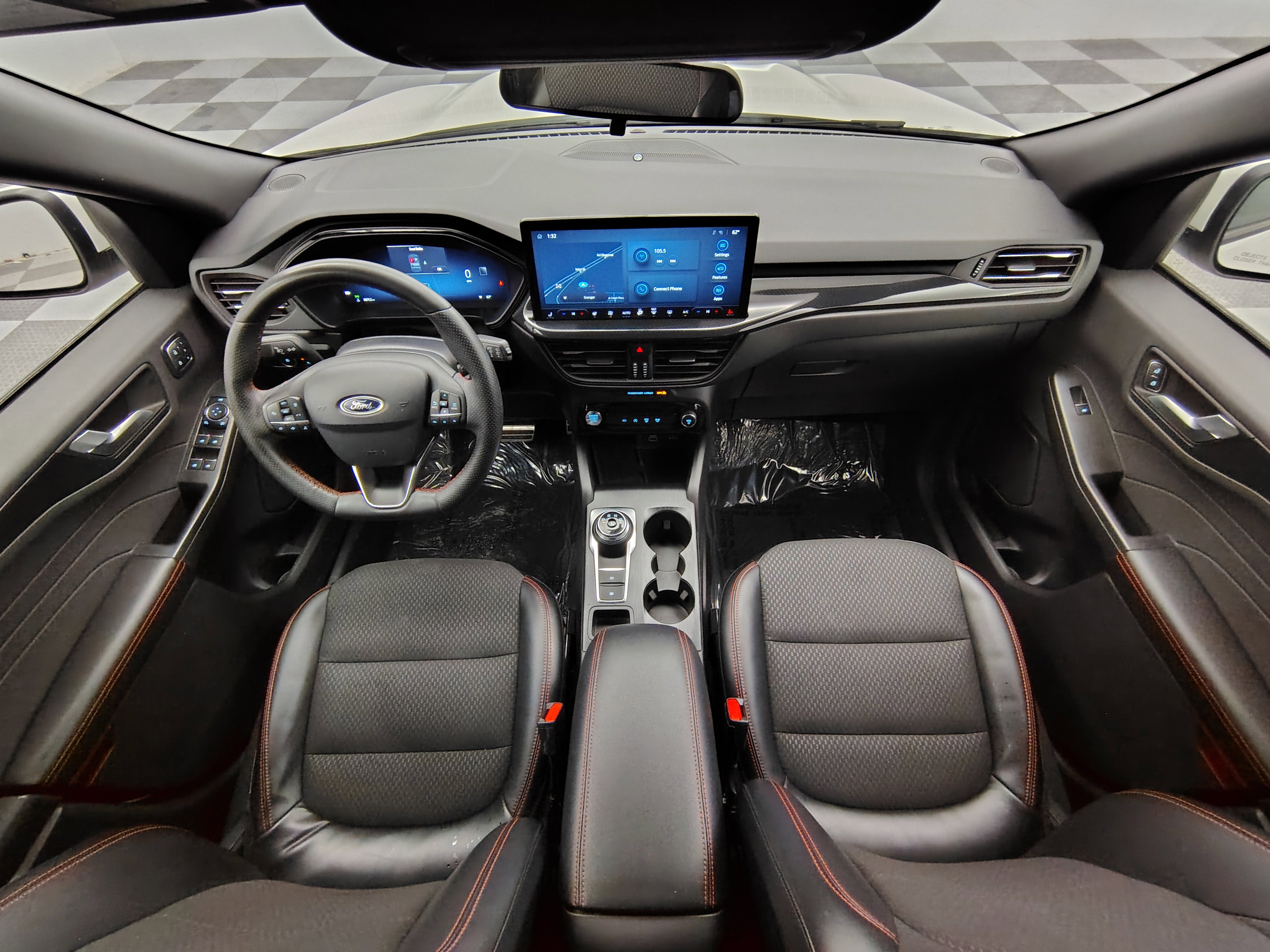 Used 2024 Ford Escape ST-Line Select w/ Tech Pack #2 AWD/4WD image 2