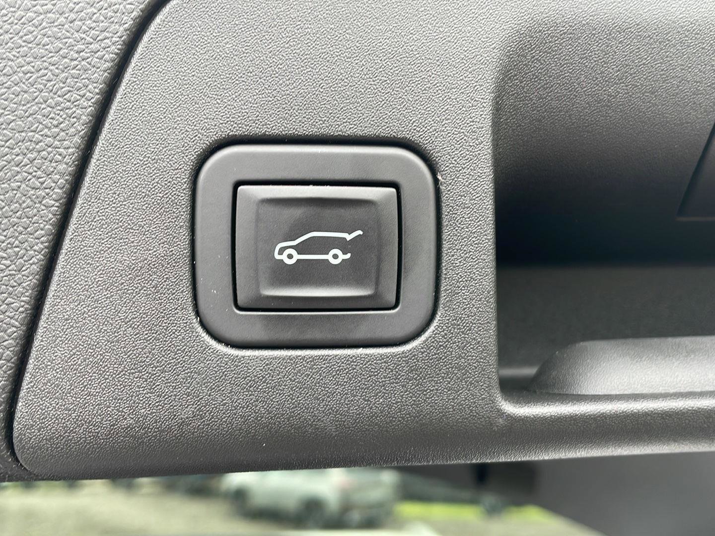 Used 2025 Buick Envision Preferred AWD/4WD image 32
