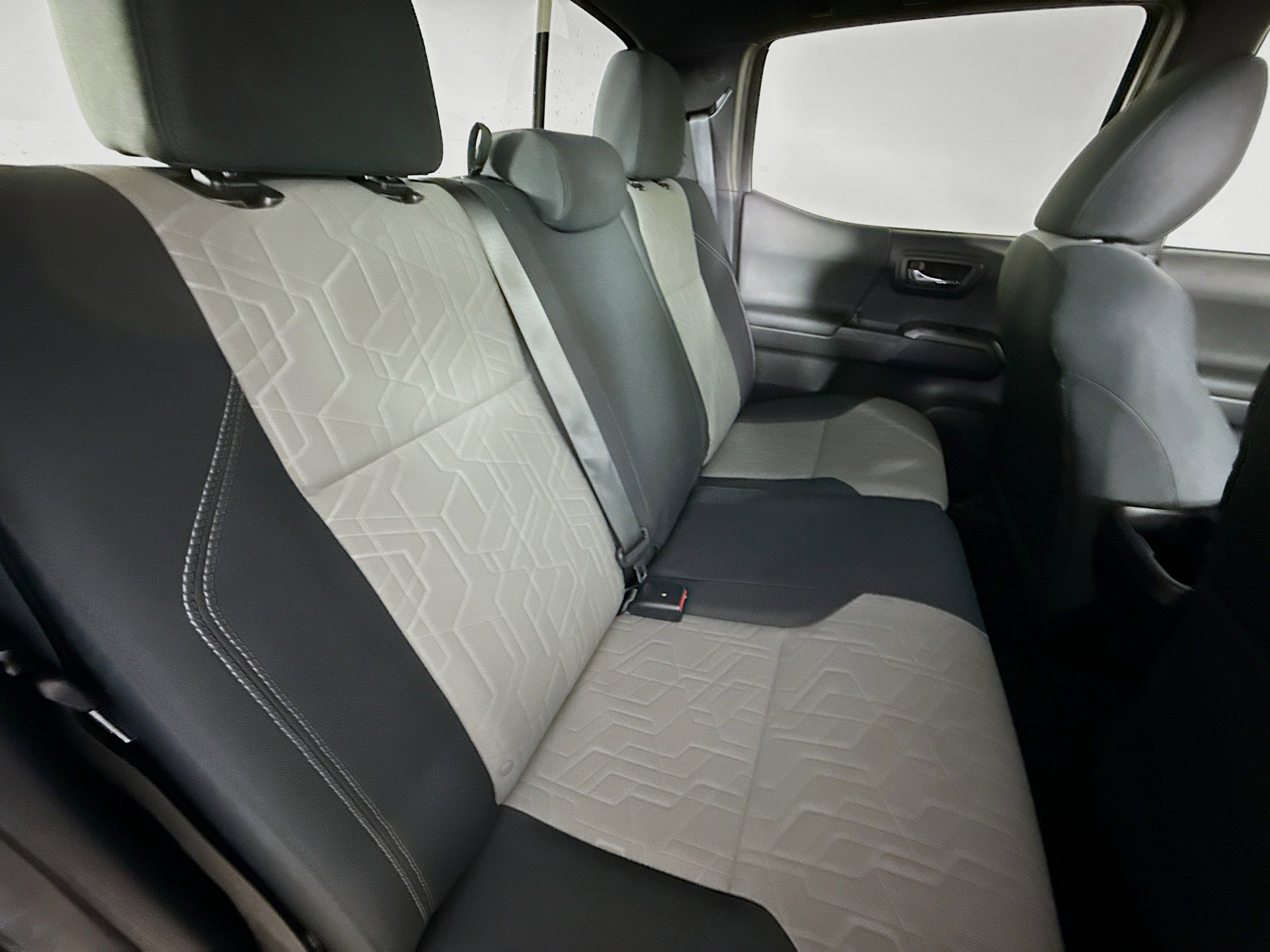 Used 2022 Toyota Tacoma TRD Off-Road w/ Technology Package image 32