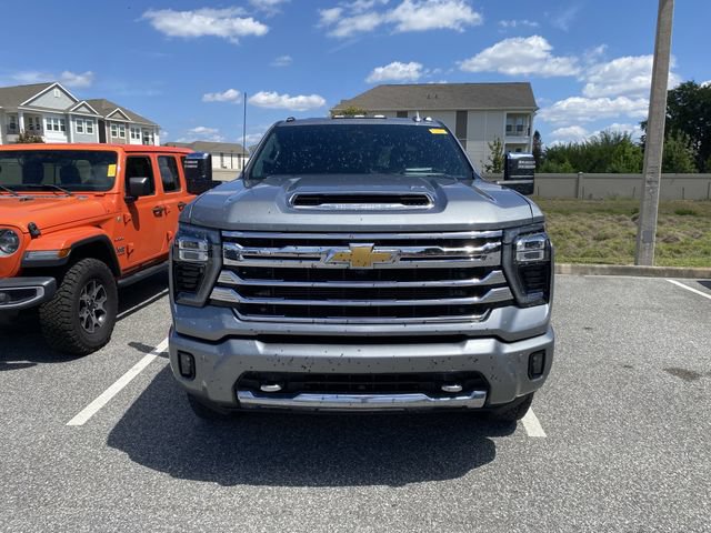 Used 2024 Chevrolet Silverado 2500 High Country w/ High Country Premium Package AWD/4WD image 2