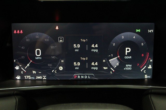 New 2025 GMC Canyon Elevation w/ Convenience Package image 24