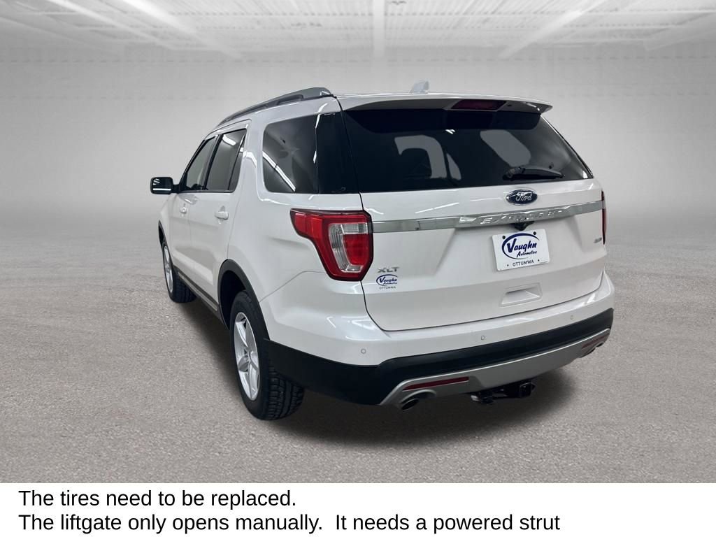 Used 2017 Ford Explorer XLT w/ Equipment Group 202A image 10