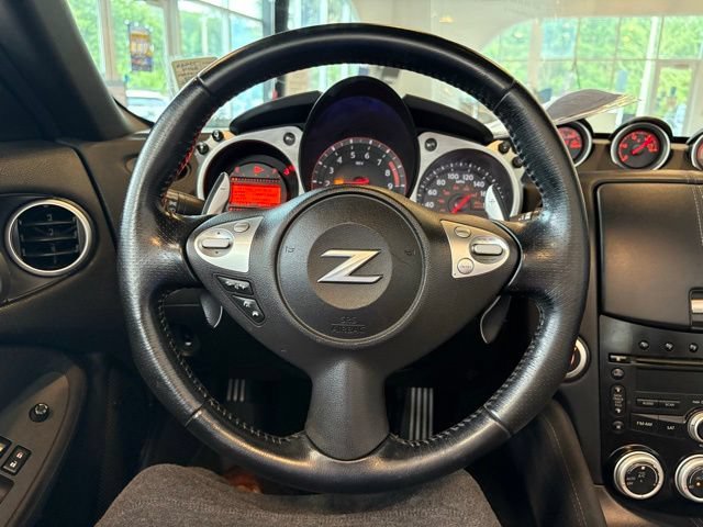 Used 2014 Nissan 370Z Touring RWD image 12