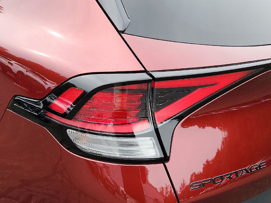 Certified 2025 Kia Sportage X-Line w/ Premium Package AWD/4WD image 10