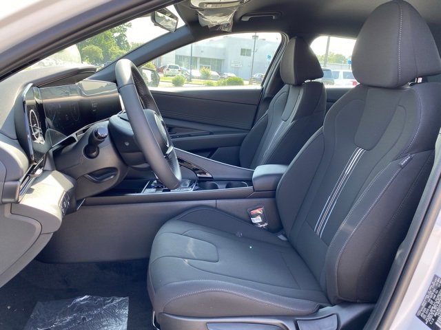 New 2025 Hyundai Elantra SEL image 29