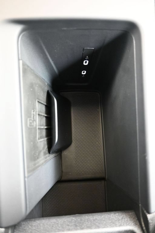 Used 2026 Volkswagen Tiguan SE R-Line AWD/4WD image 34