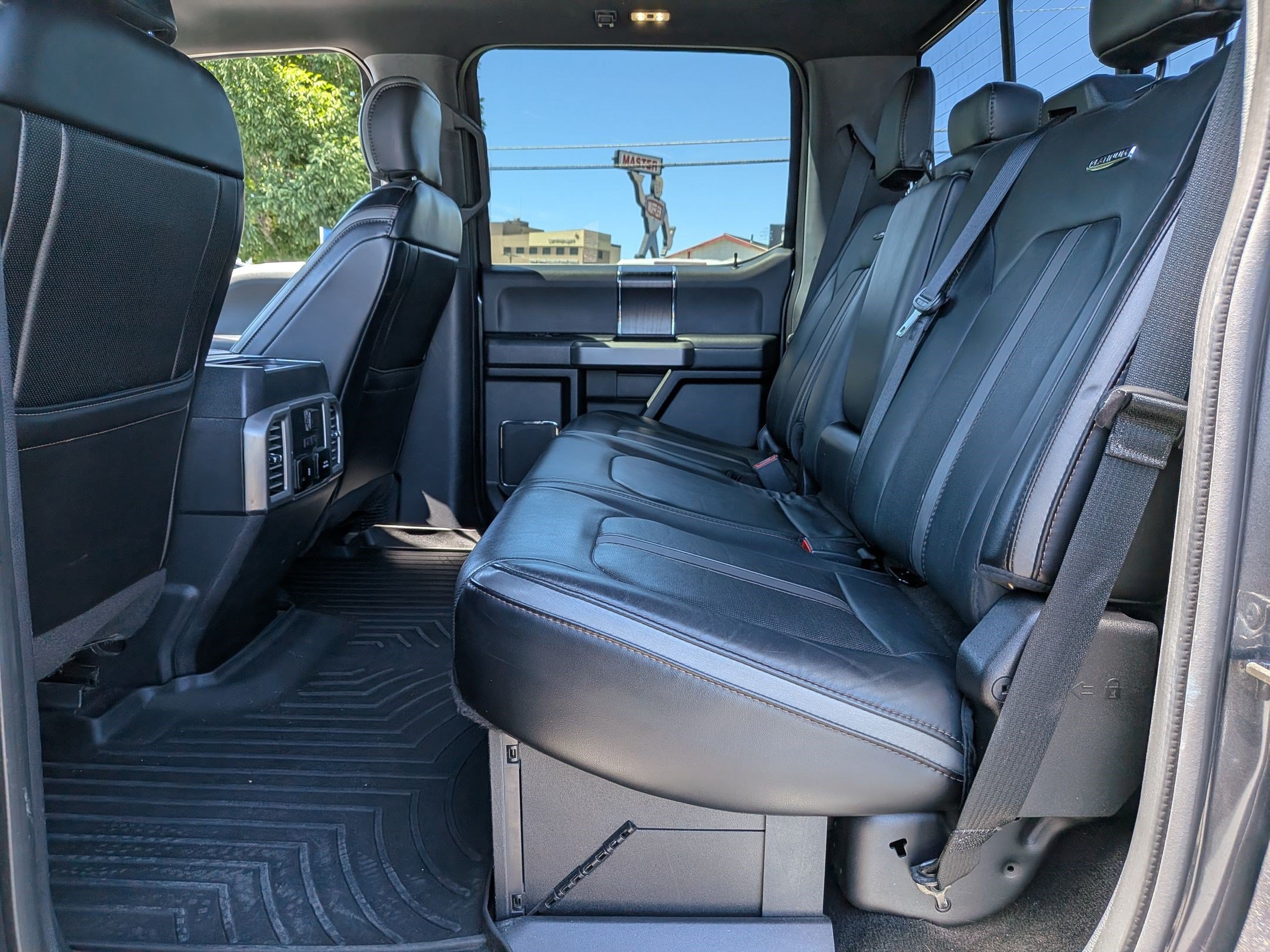 Used 2018 Ford F350 Platinum w/ Platinum Ultimate Package AWD/4WD image 29