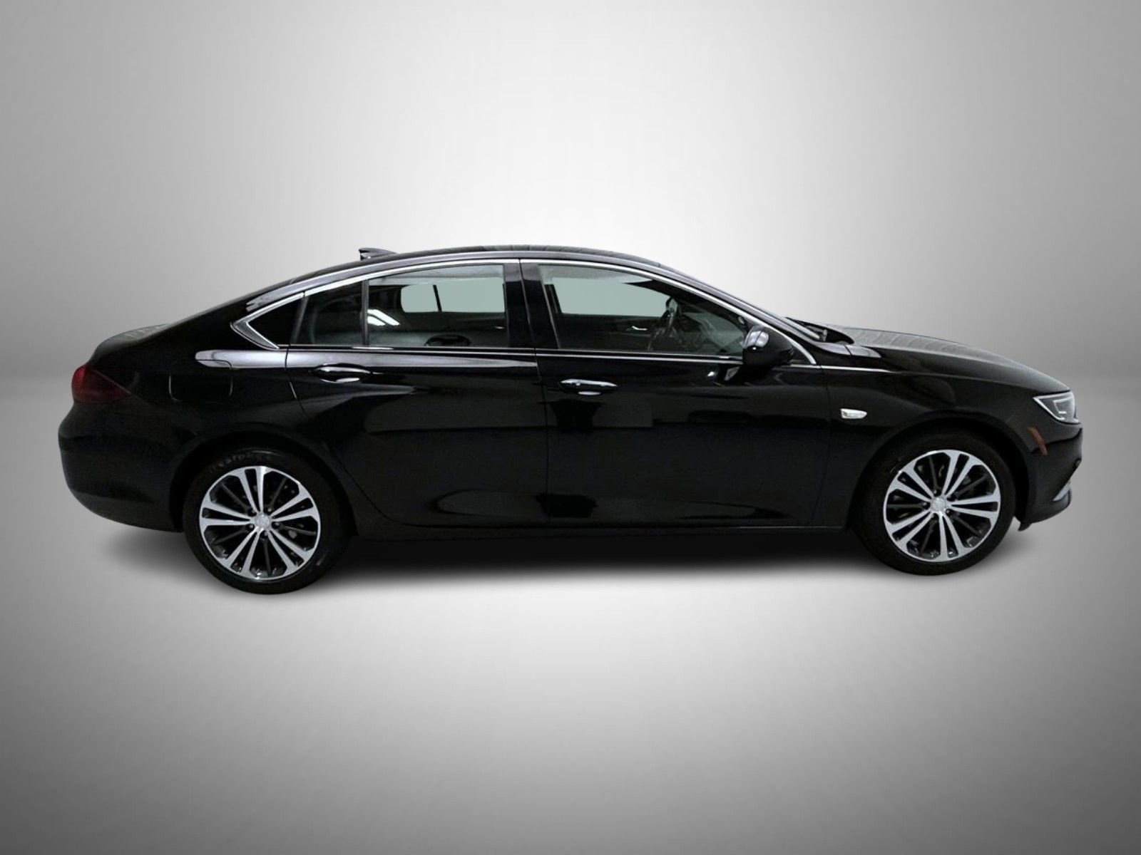 Used 2018 Buick Regal Essence w/ Driver Confidence Package #1 image 4