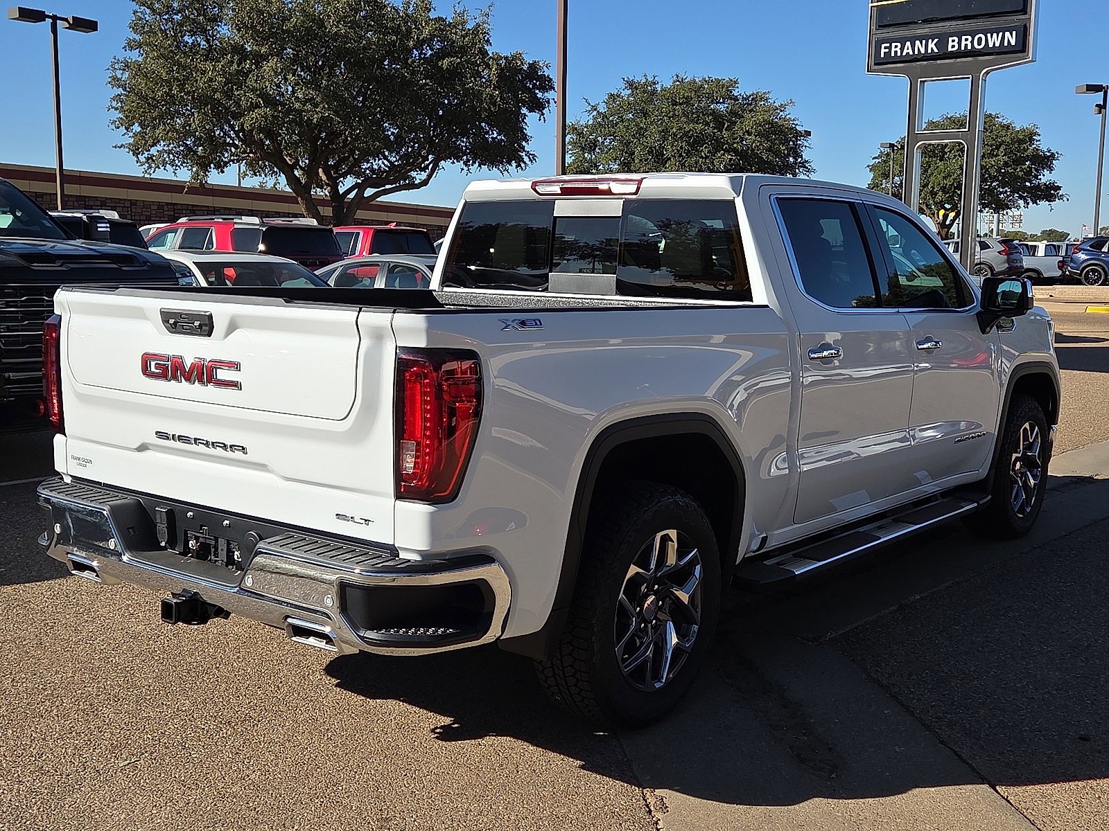 New 2026 GMC Sierra 1500 SLT image 4