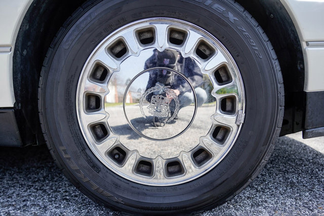 Used 1993 Cadillac Allante FWD image 56