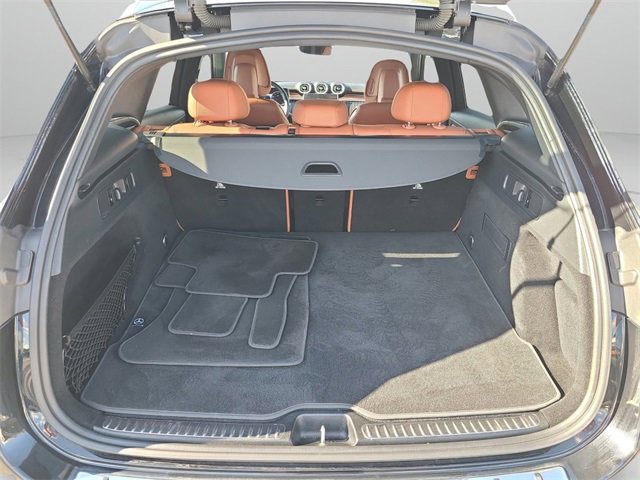 Used 2023 Mercedes-Benz GLC 300 4MATIC w/ Exclusive Trim Package image 12