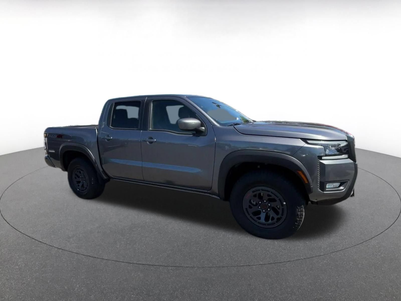 Used 2026 Nissan Frontier PRO-4X AWD/4WD image 2