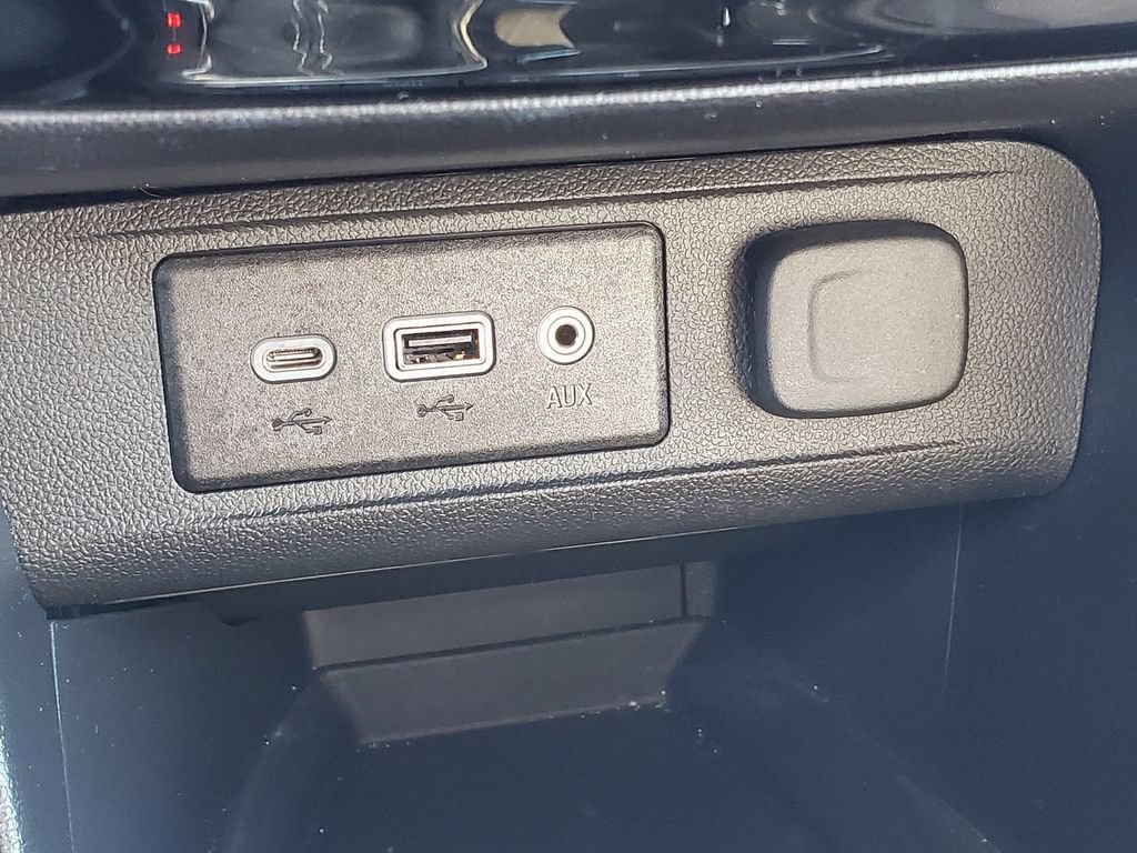 Certified 2023 Buick Encore GX Select AWD/4WD image 19