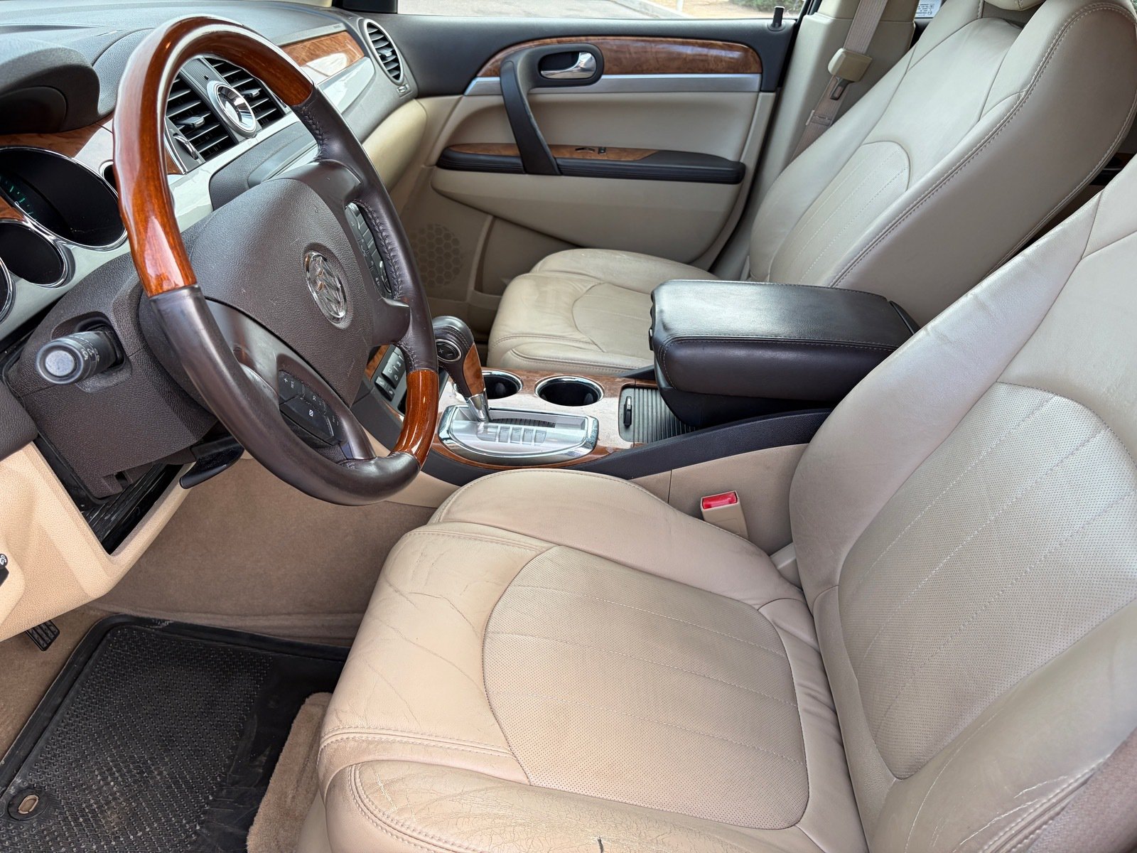 Used 2011 Buick Enclave CXL FWD image 16