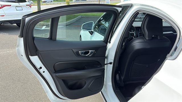 Used 2020 Volvo S60 T6 Momentum AWD/4WD image 22