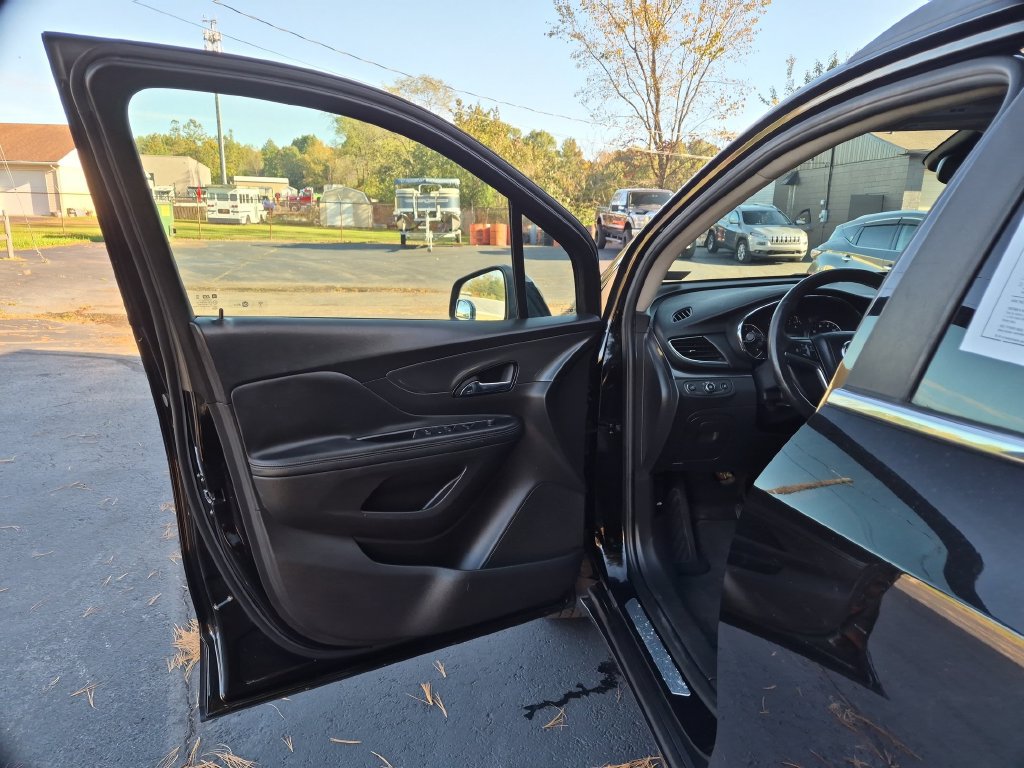 Used 2018 Buick Encore Essence AWD/4WD image 15