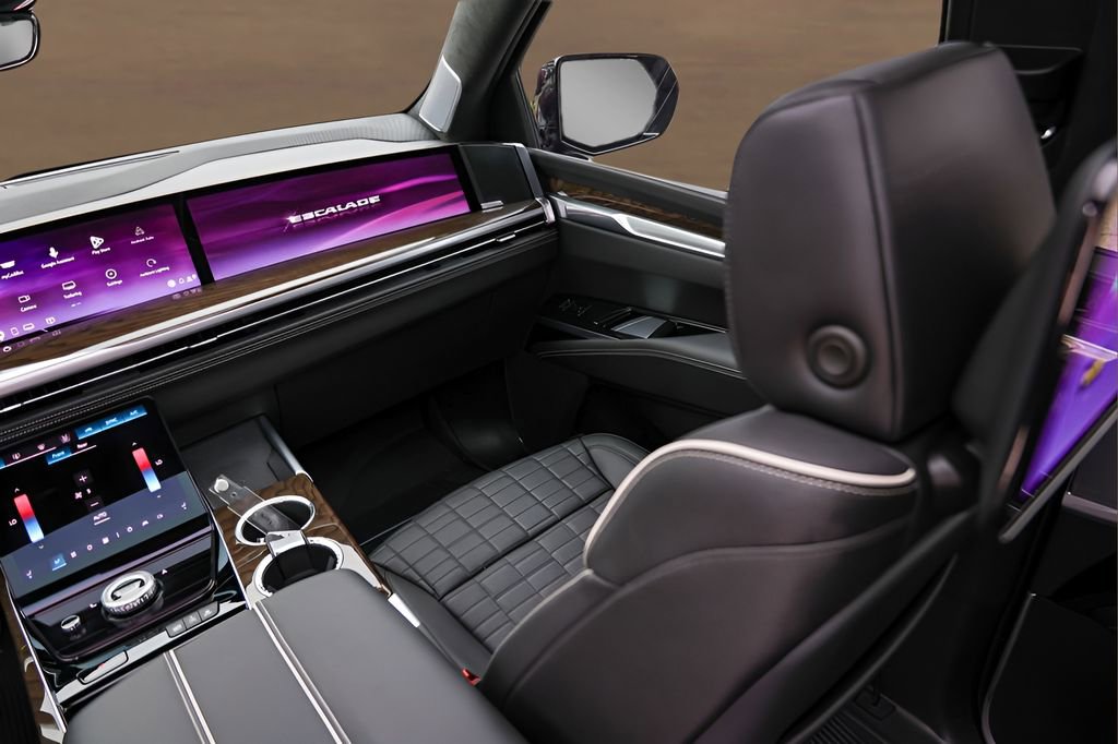 Certified 2025 Cadillac Escalade Sport Platinum w/ LPO, ONYX Package AWD/4WD image 29