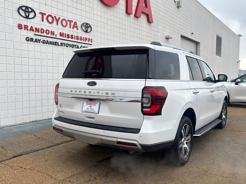 Used 2023 Ford Expedition Limited image 5
