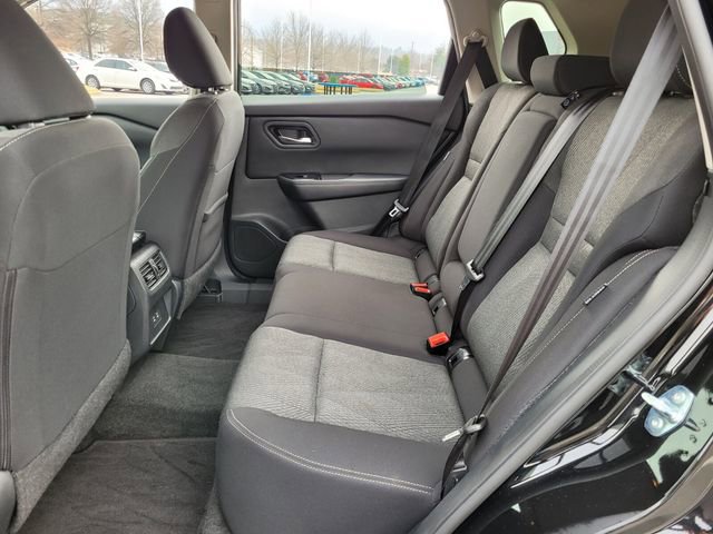 Used 2024 Nissan Rogue SV image 12