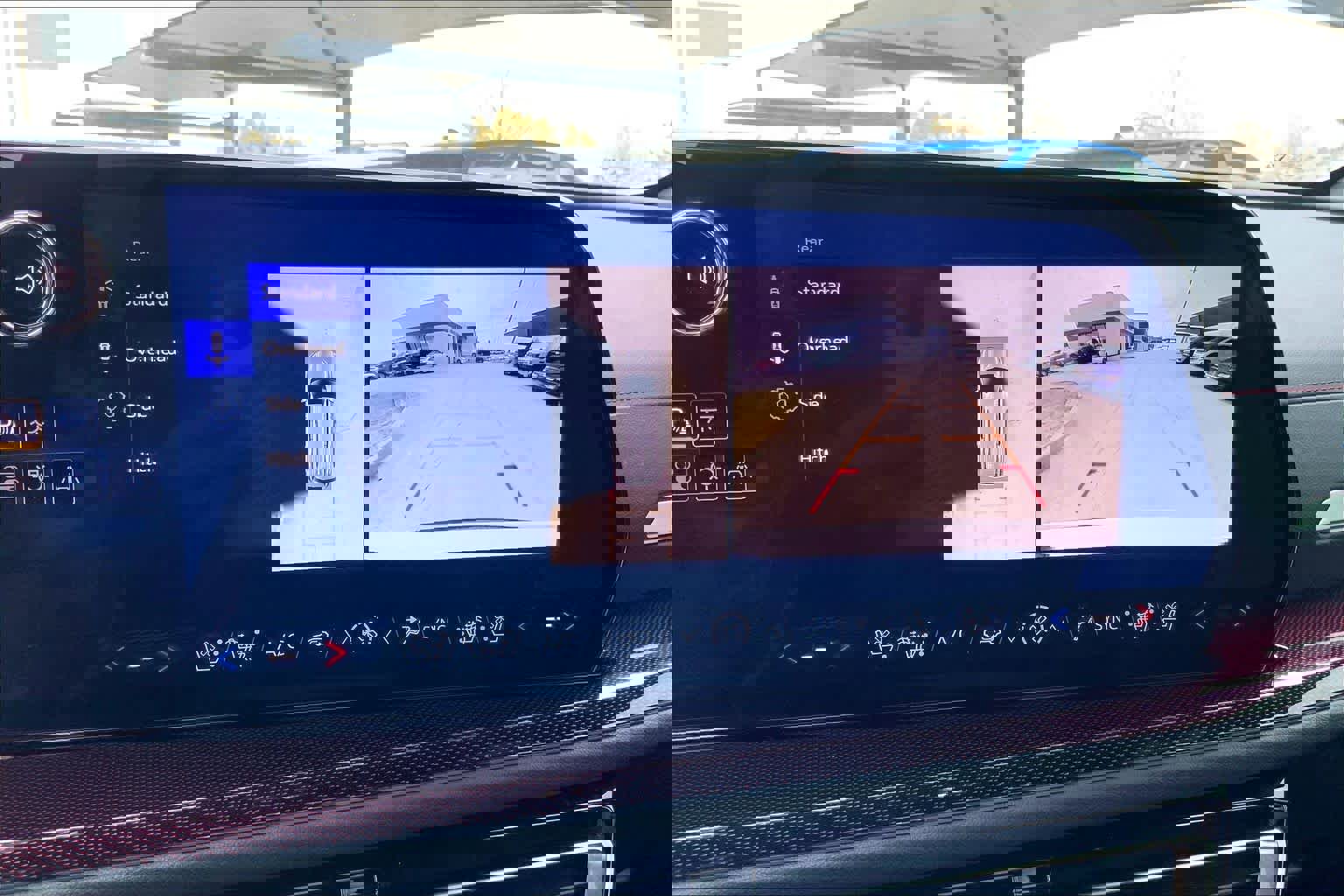 Used 2024 Chevrolet Traverse RS image 26