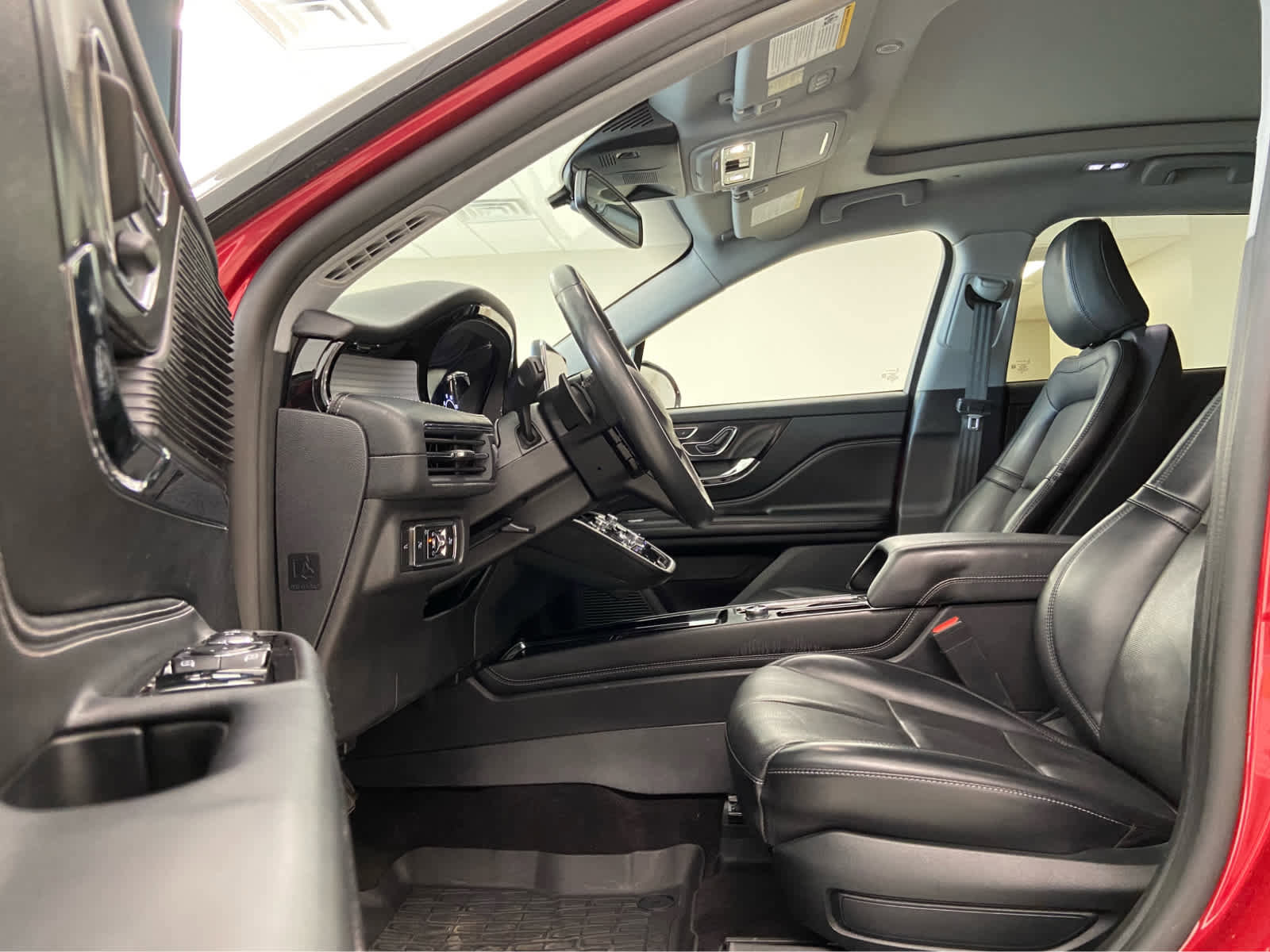 Used 2022 Lincoln Corsair AWD w/ Premium Package image 16