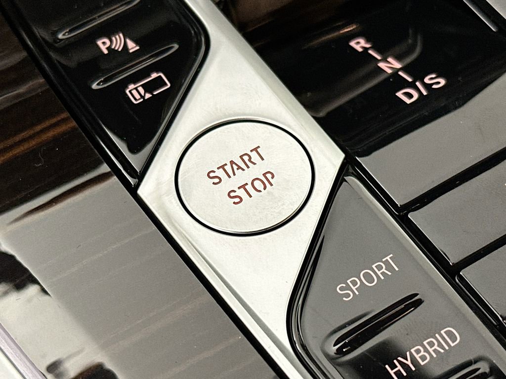 New 2026 BMW X5 xDrive50e w/ M Sport Package image 18