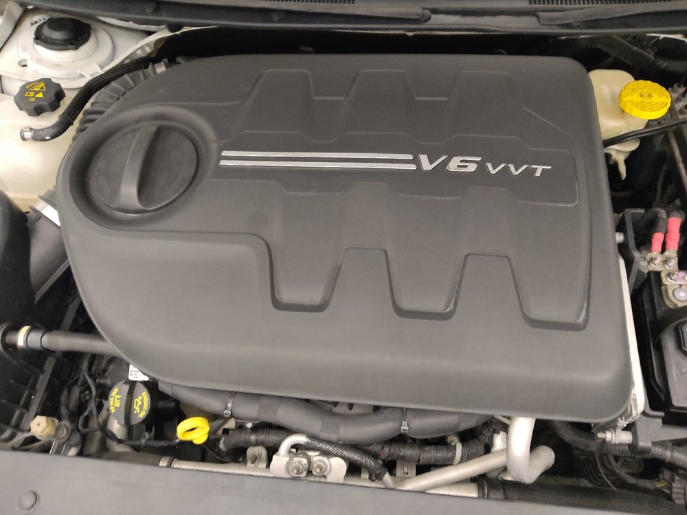 Used 2015 Chrysler 200 C w/ Navigation & Sound Group I image 30