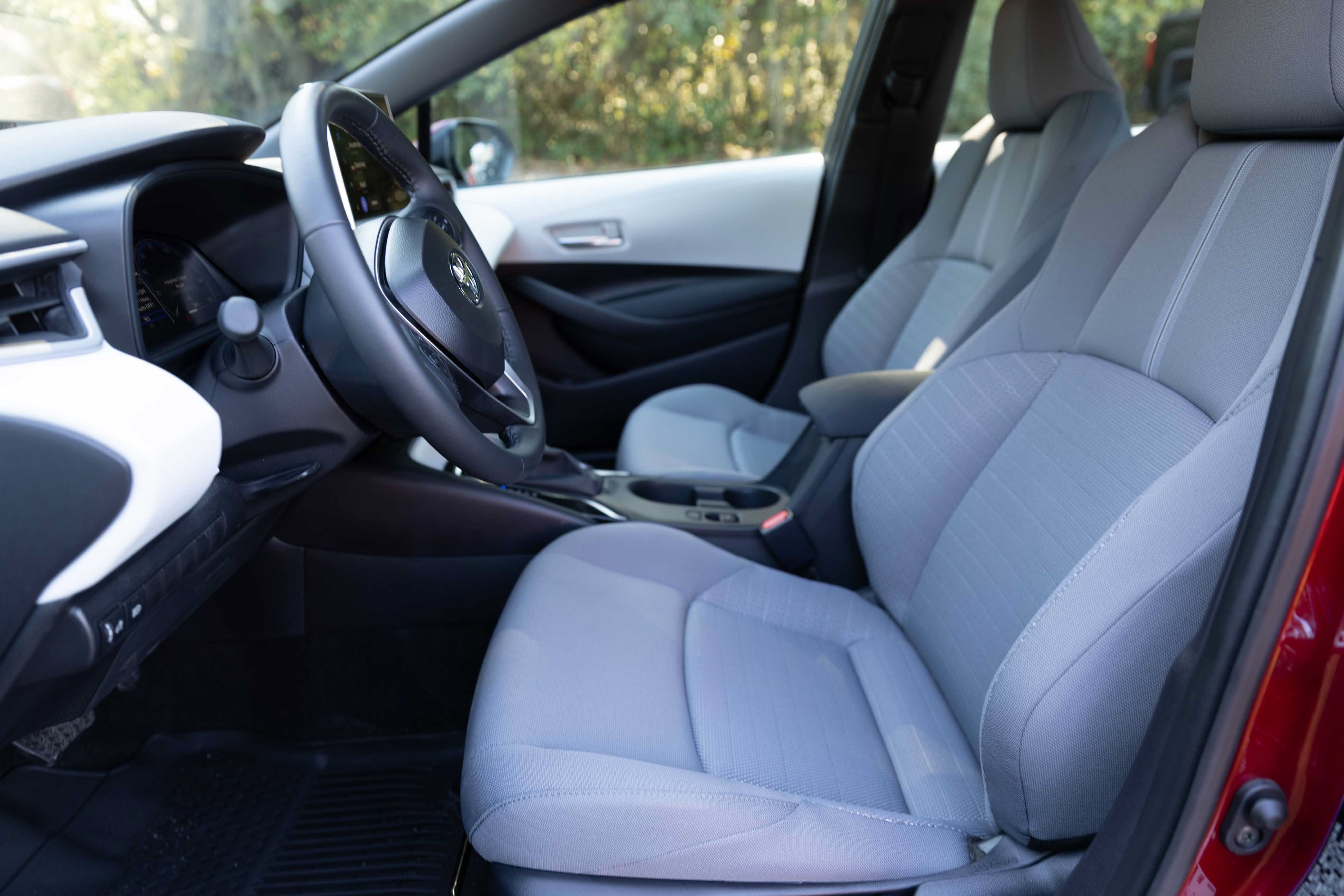 Certified 2026 Toyota Corolla SE w/ SE Package FWD image 7