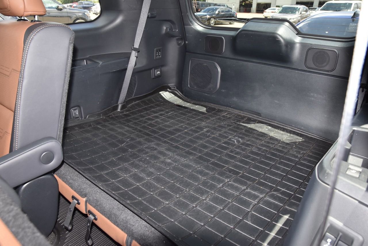 Used 2025 Lexus GX 550 w/ Accessory Package (2T) AWD/4WD image 11
