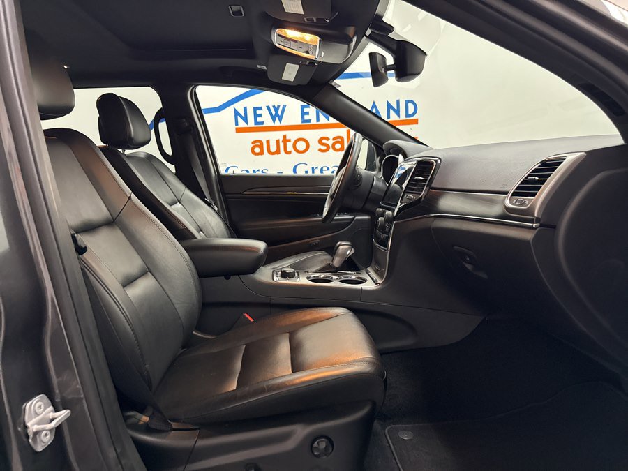 Used 2020 Jeep Grand Cherokee Limited AWD/4WD image 18