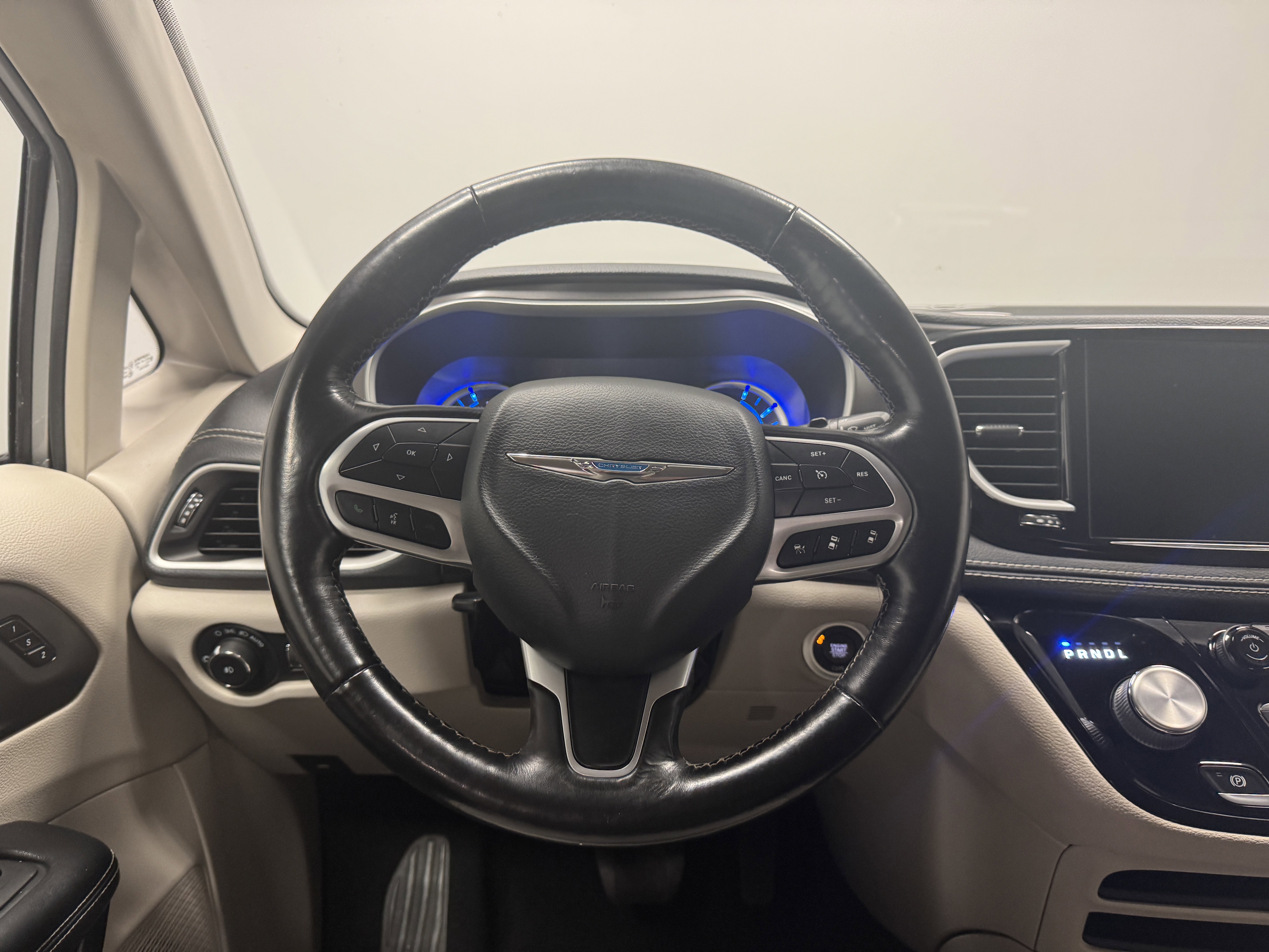 Used 2021 Chrysler Pacifica Touring-L image 20