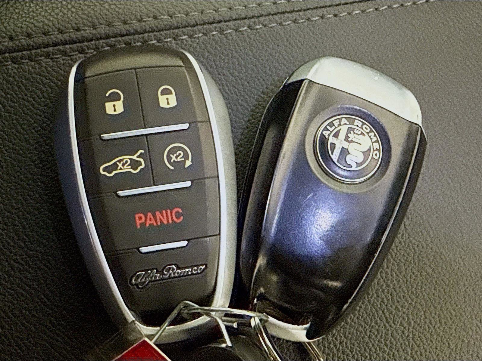 Used 2019 Alfa Romeo Stelvio Ti Sport w/ Quick Order Package 22S Sport AWD/4WD image 27