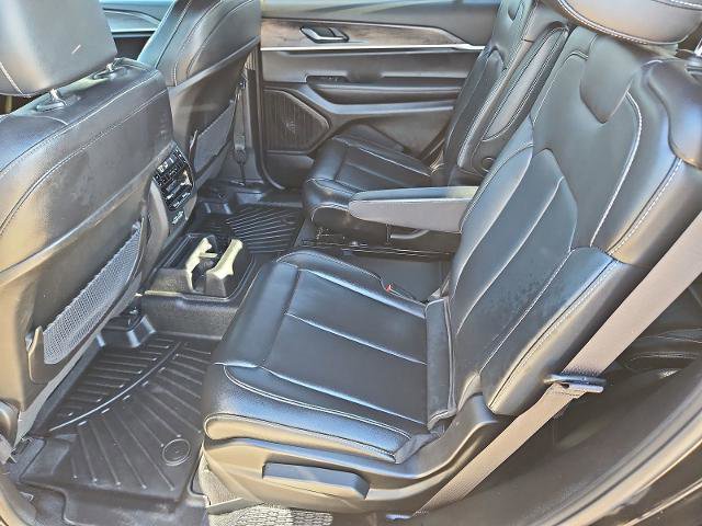 Used 2025 Jeep Grand Cherokee L Limited w/ Black Appearance Package image 24