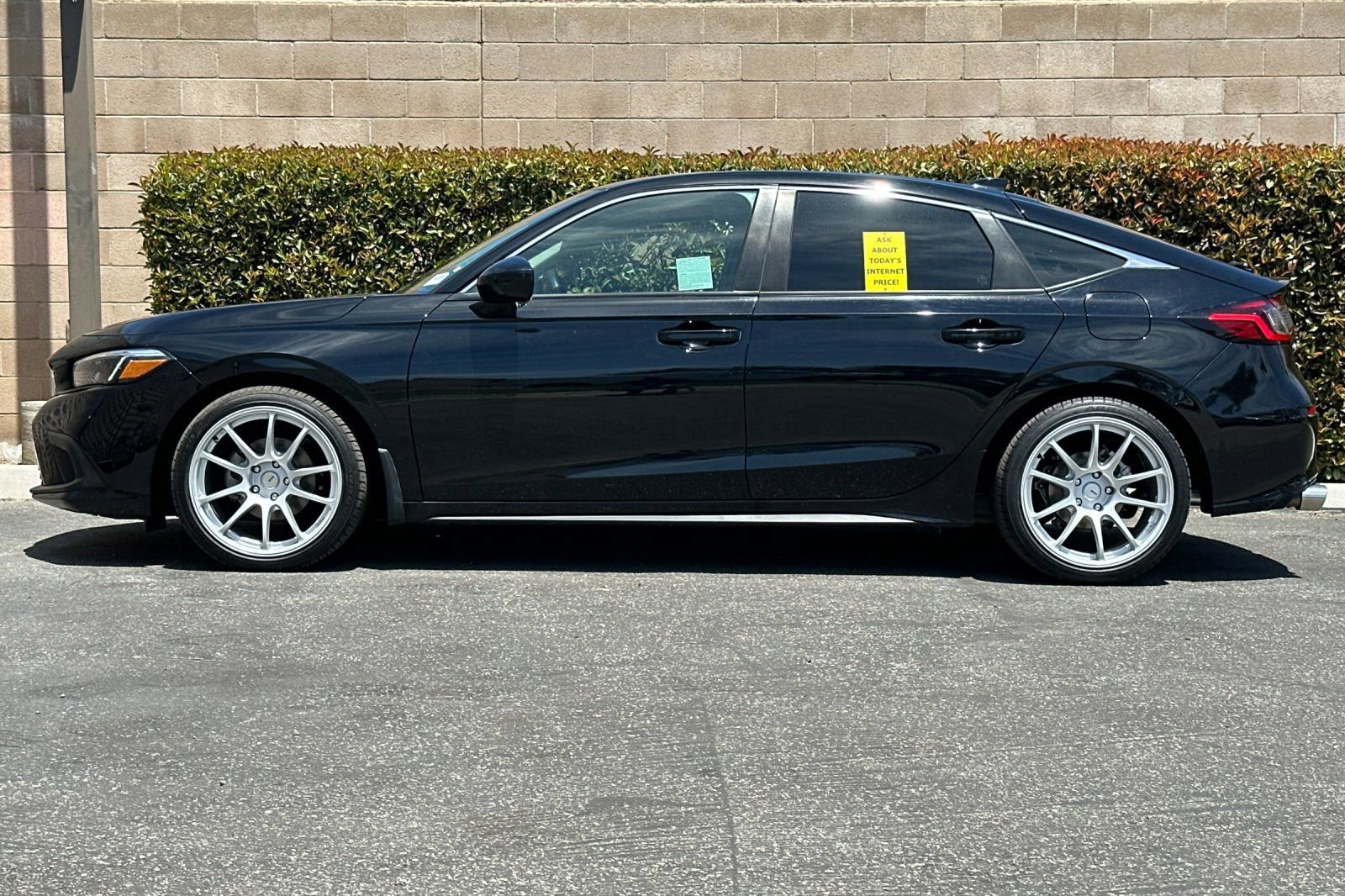 Used 2023 Honda Civic LX image 7