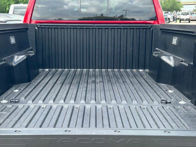 Certified 2025 Toyota Tacoma SR5 AWD/4WD image 13